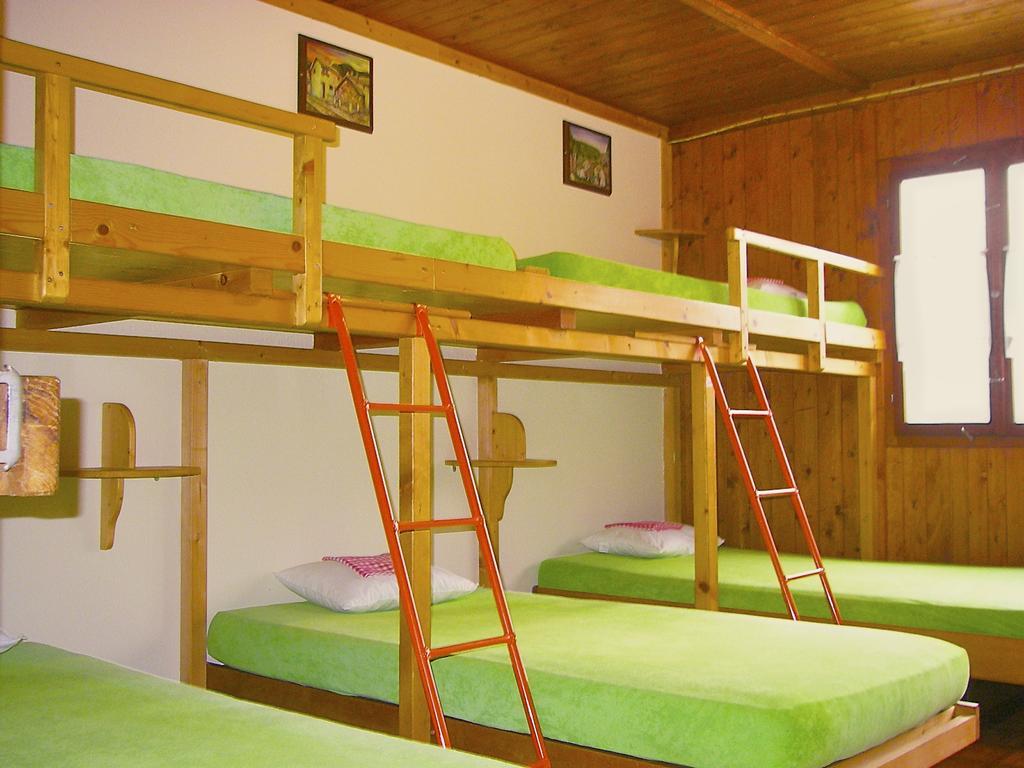 Baracca Backpacker Hostel Aurigeno Room photo