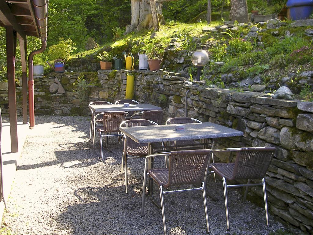 Baracca Backpacker Hostel Aurigeno Exterior photo